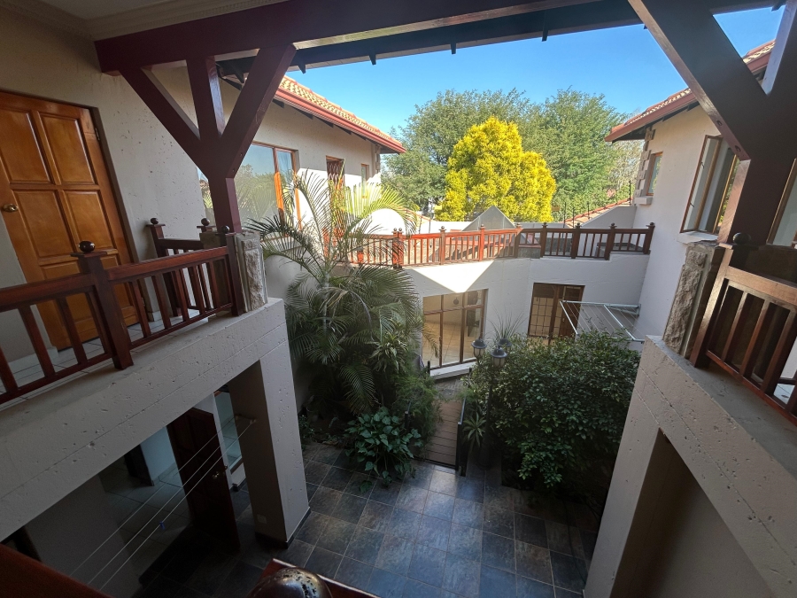 5 Bedroom Property for Sale in Birdwood Estate North West